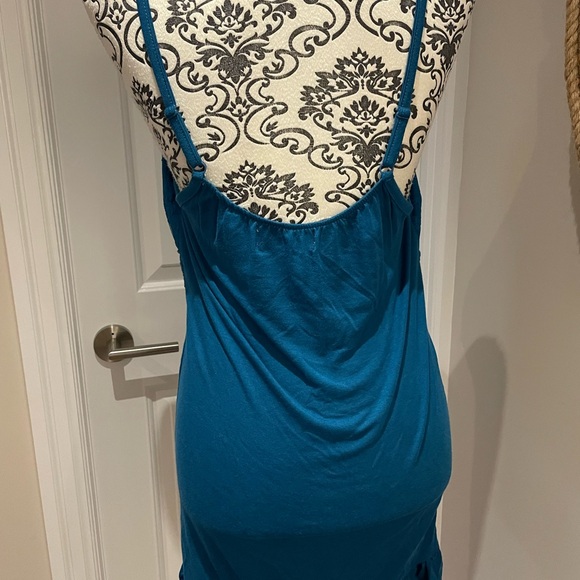 Prussian blue camisole with ribbing and intricate detailing. - Picture 4 of 6